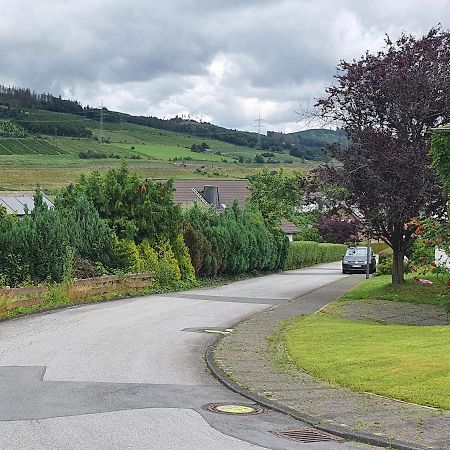 Ferienwohnungen Am Finkenweg Bestwig Esterno foto